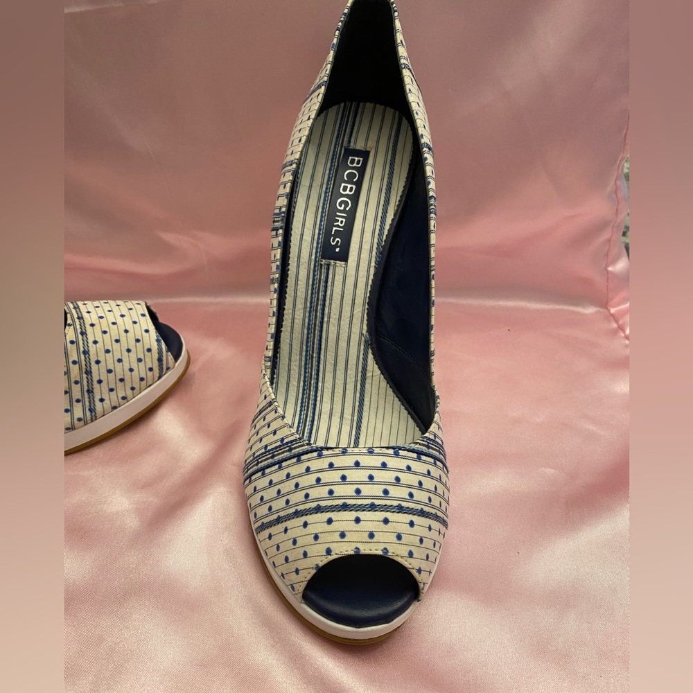BCBGIRLS Size 8 Blue and White Polka Dot and Stripe Open Toe Slip on Platform - Picture 5 of 10